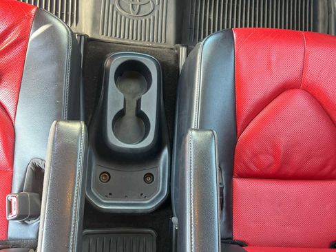 Used 2023 Toyota Highlander XSE image 35