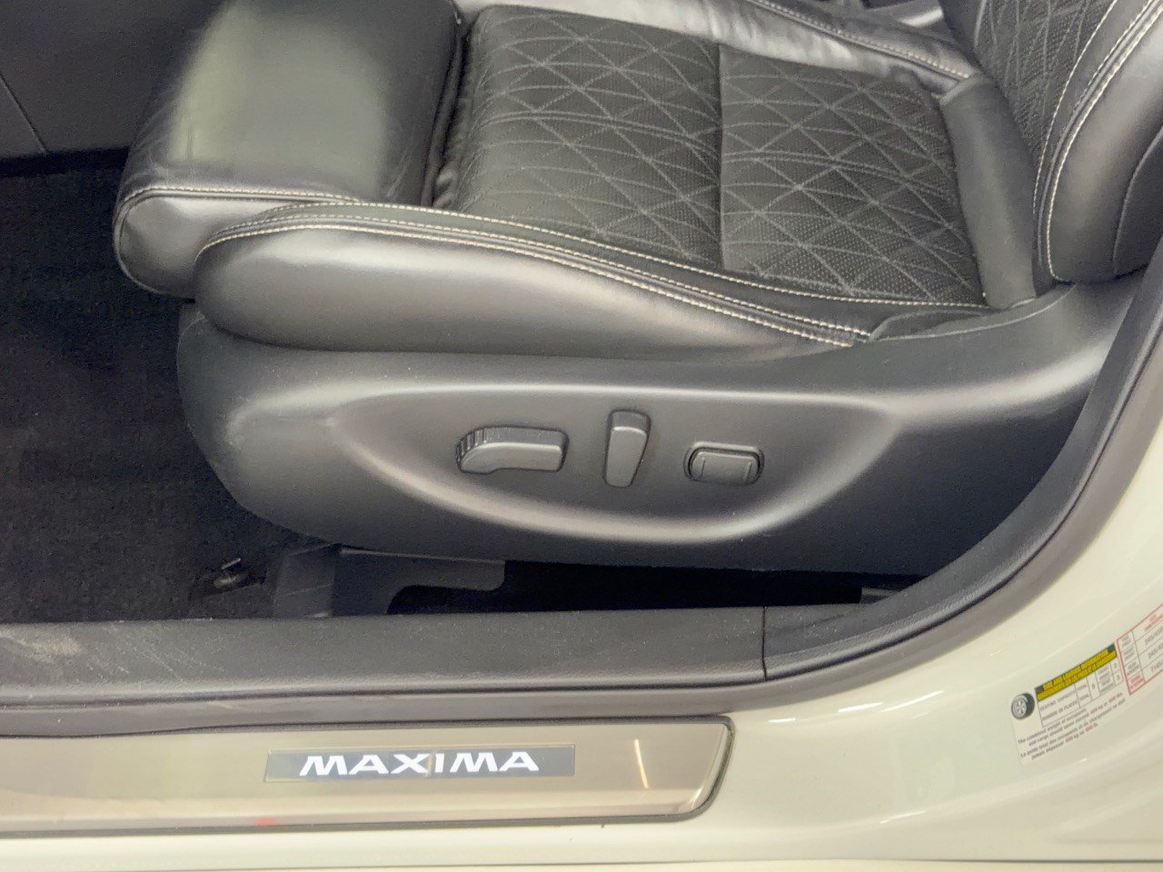 Used 2017 Nissan Maxima Platinum FWD image 16