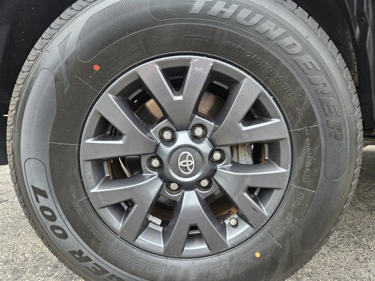 Used 2017 Toyota Tacoma SR5 RWD image 6