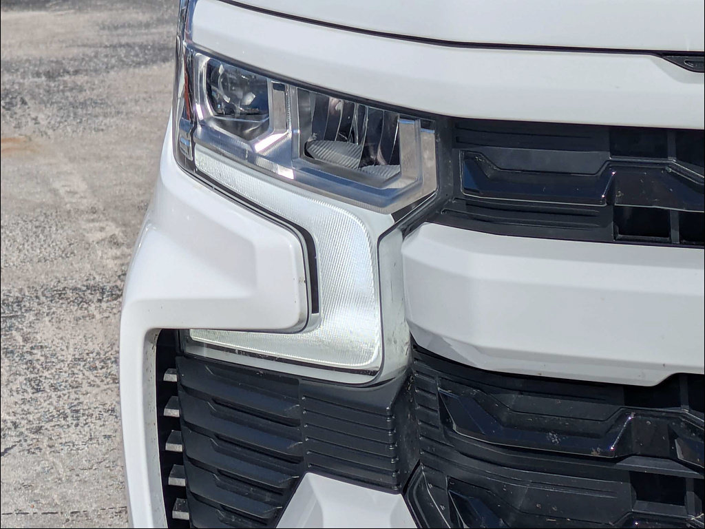 Used 2023 Chevrolet Silverado 1500 RST w/ Z71 Off-Road Package AWD/4WD image 8