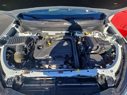 Used 2024 Chevrolet Equinox LT image 23