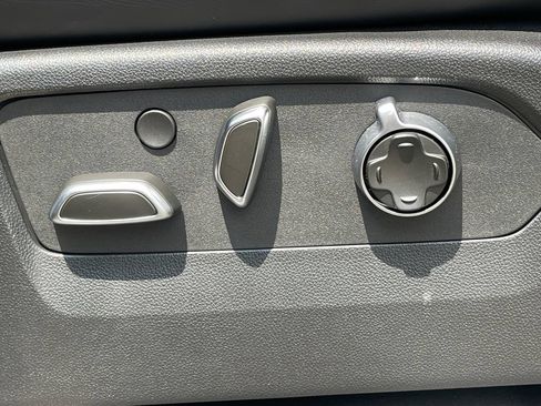 Certified 2025 Cadillac Escalade Sport Platinum AWD/4WD image 19