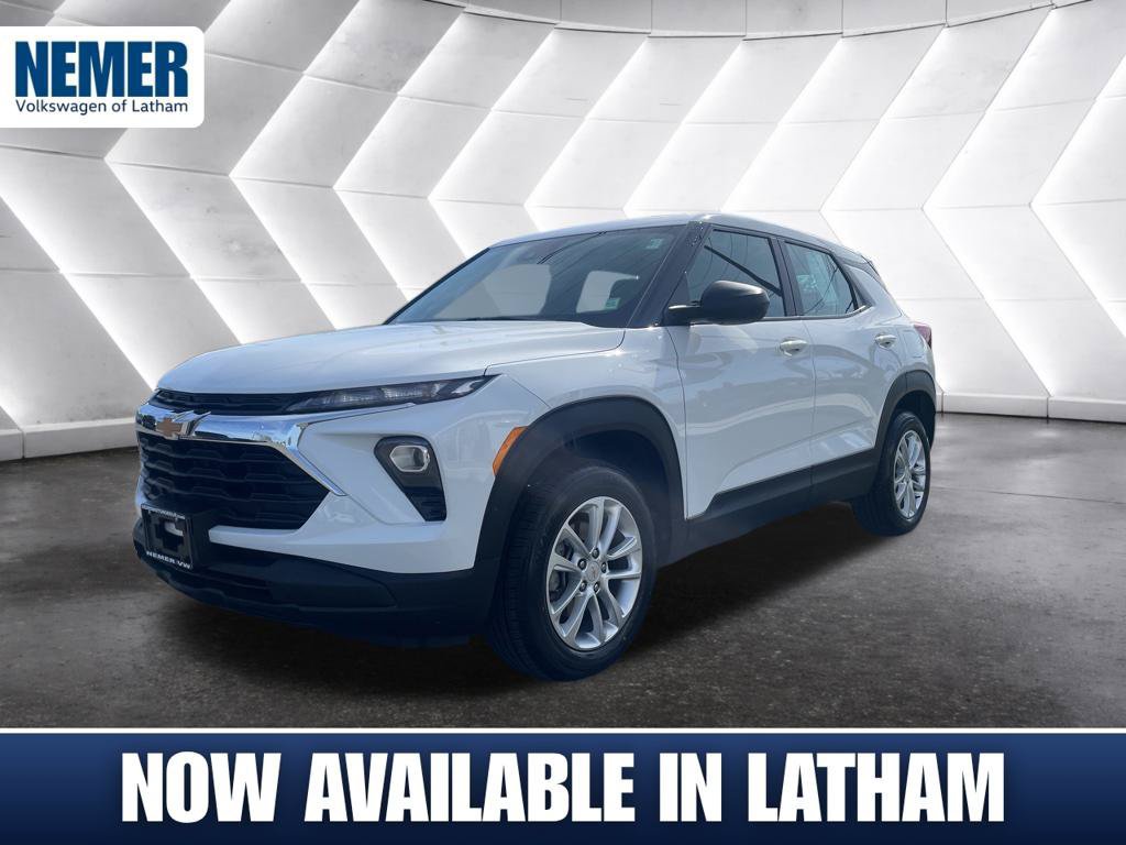 Used 2024 Chevrolet TrailBlazer LS w/ LS Confidence Package AWD/4WD image 1