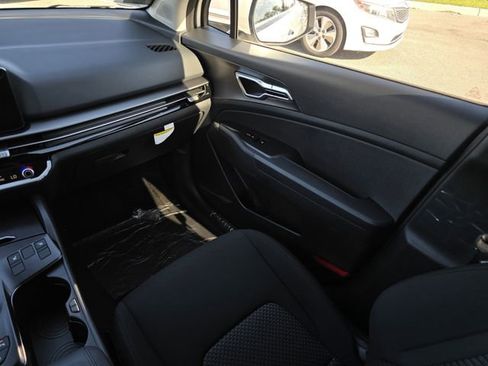 New 2026 Kia Sportage S AWD/4WD image 17