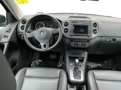 Used 2017 Volkswagen Tiguan S FWD image 14
