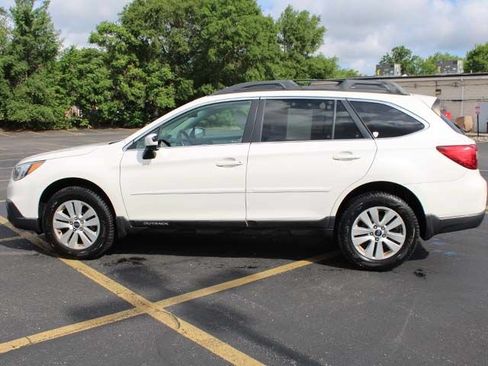 Used 2016 Subaru Outback 2.5i Premium AWD/4WD image 7
