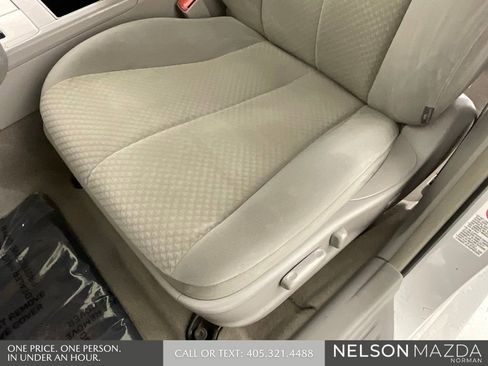 Used 2008 Toyota Camry LE image 24