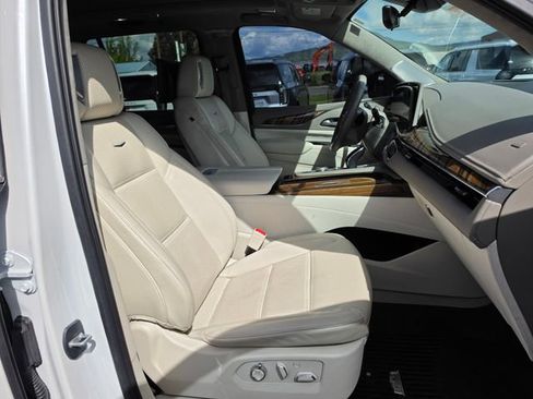 Used 2023 Cadillac Escalade Sport Platinum w/ LPO, ONYX Package AWD/4WD image 19