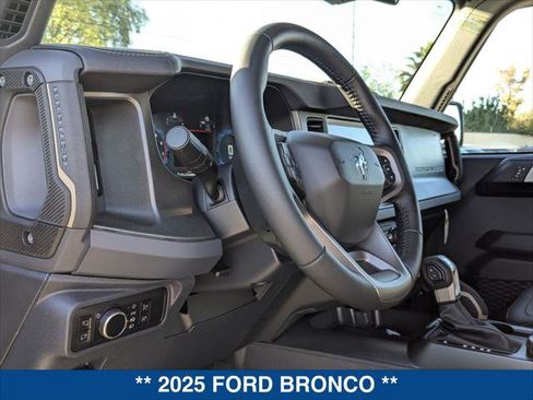 New 2025 Ford Bronco Badlands image 11