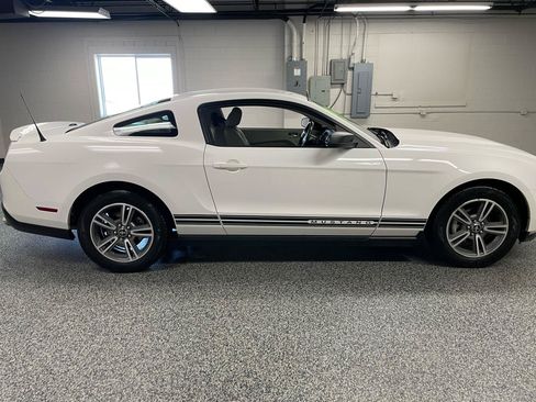 Used 2010 Ford Mustang Coupe RWD image 5