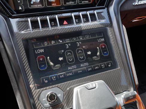 Used 2022 Lamborghini Urus image 41