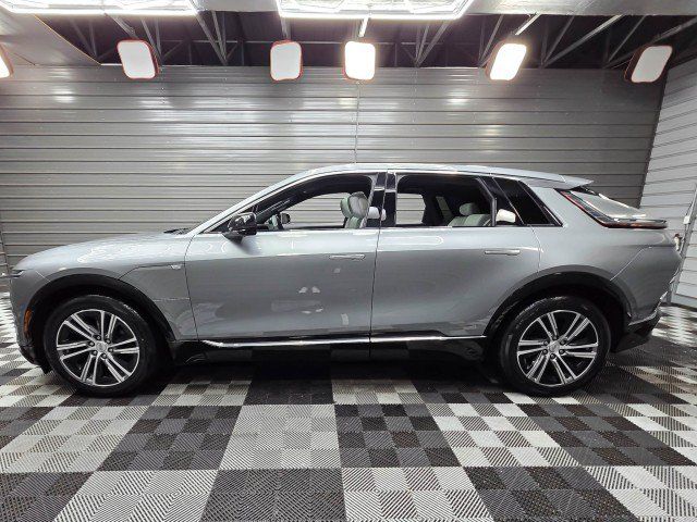 Used 2024 Cadillac Lyriq Luxury w/ LPO, Floor Liner Package AWD/4WD image 9
