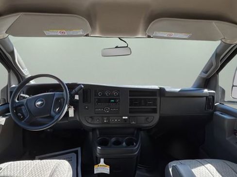 New 2025 Chevrolet Express 3500 Work Van w/ Power Convenience Package image 18