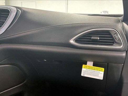 New 2026 Chrysler Pacifica Limited w/ S Appearance Package image 10