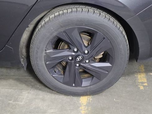 Used 2022 Hyundai Elantra SEL FWD image 36