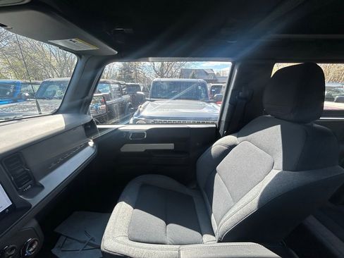 Used 2025 Ford Bronco 2-Door w/ Sasquatch Package AWD/4WD image 19