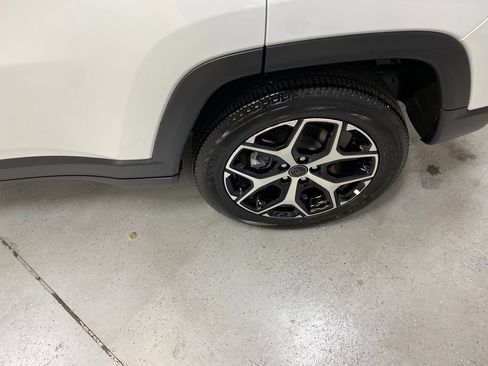 Used 2025 Jeep Compass Limited AWD/4WD image 12