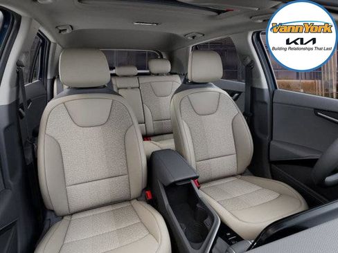 New 2025 Kia Niro EX Touring image 14