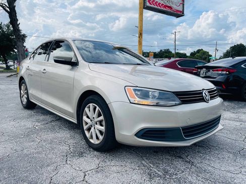Used 2013 Volkswagen Jetta SE image 9