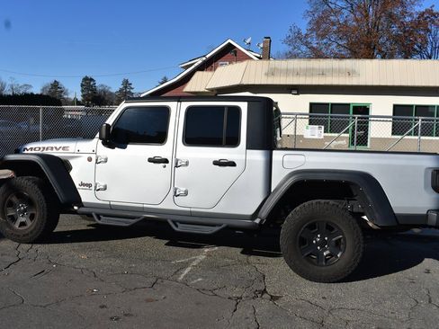 Used 2022 Jeep Gladiator Mojave w/ LED Lighting Group image 9