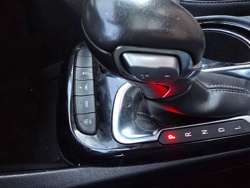 Used 2021 Buick Encore GX Essence w/ Experience Buick Package image 17