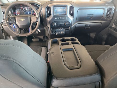 Used 2020 Chevrolet Silverado 2500 Custom w/ Custom Convenience Package image 10