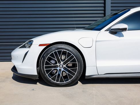 Certified 2021 Porsche Taycan image 11