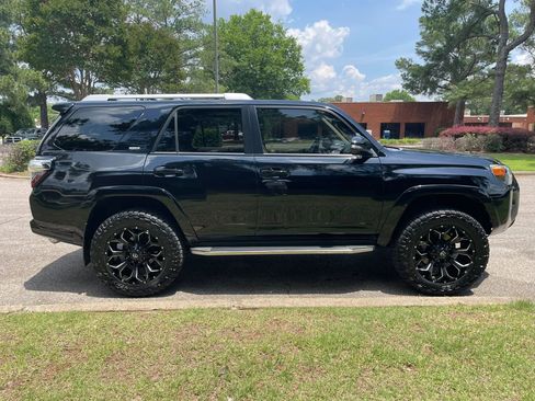 Used 2018 Toyota 4Runner SR5 Premium AWD/4WD image 6