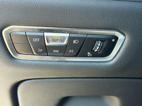 Used 2023 BMW X7 xDrive40i w/ Premium Package image 37