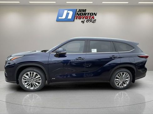 New 2026 Toyota Highlander Platinum AWD/4WD image 8