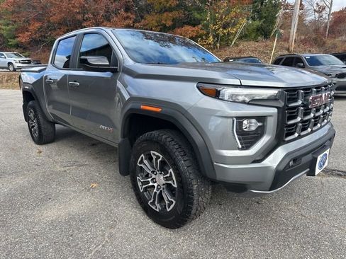 Used 2023 GMC Canyon AT4 image 2