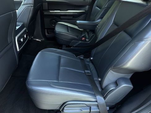 Used 2024 Ford Expedition XLT RWD image 19