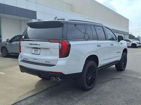 New 2026 GMC Yukon Denali w/ Denali Reserve Package AWD/4WD image 14
