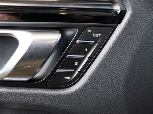 Certified 2026 Porsche Macan image 19