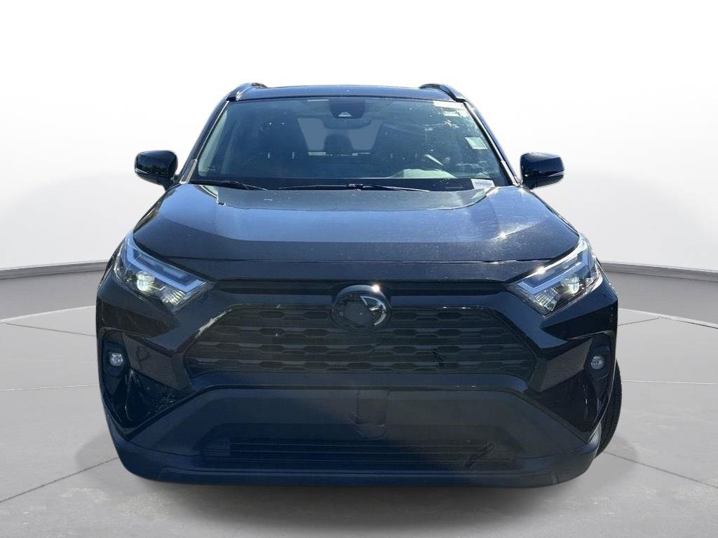 Used 2022 Toyota RAV4 XLE Premium FWD image 3
