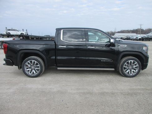 New 2026 GMC Sierra 1500 Denali image 3