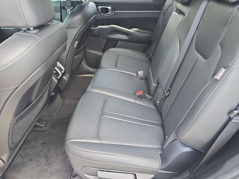 Certified 2024 Kia Sorento S w/ Panoramic Sunroof Package FWD image 16
