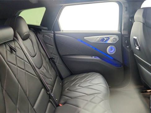 Used 2023 BMW XM image 24