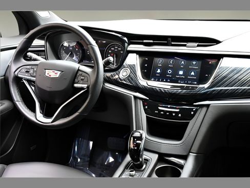 Certified 2023 Cadillac XT6 Premium Luxury w/ Technology Package FWD image 19