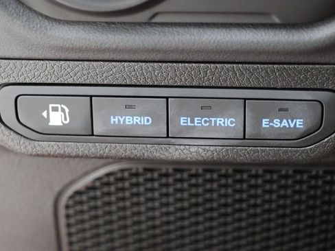 Used 2025 Jeep Wrangler Unlimited Sahara AWD/4WD image 26