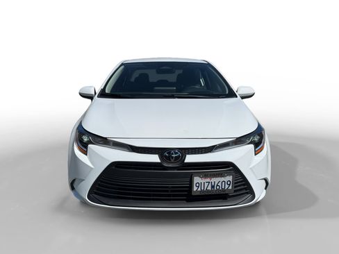 Used 2025 Toyota Corolla LE FWD image 8