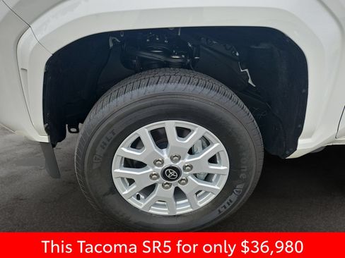 Used 2024 Toyota Tacoma SR5 AWD/4WD image 40