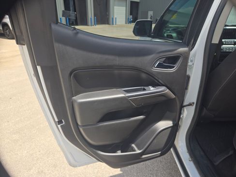 Used 2018 Chevrolet Colorado LT AWD/4WD image 14