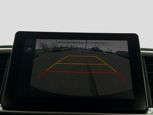 Certified 2024 Hyundai Venue SEL FWD image 18