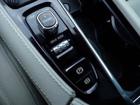 Used 2016 Volvo XC90 T6 Inscription w/ Vision Package AWD/4WD image 18
