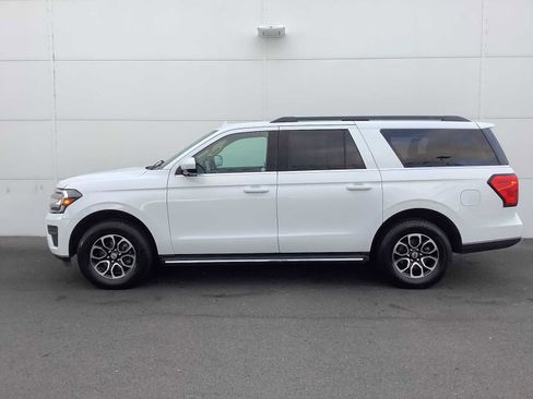 Used 2023 Ford Expedition Max XLT image 2