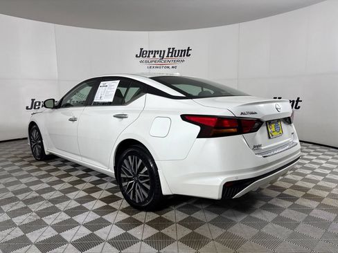 Used 2023 Nissan Altima 2.5 SV AWD/4WD image 9