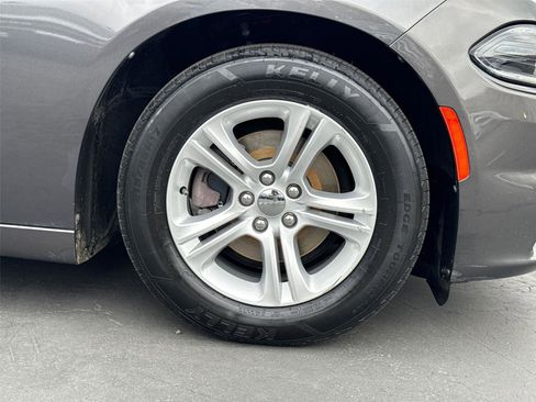 Used 2019 Dodge Charger SXT w/ Leather Interior Group image 7