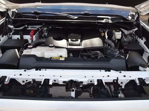 Used 2022 Toyota Tundra SR5 w/ Convenience Package image 39