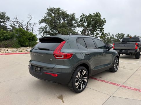 Certified 2026 Volvo XC40 B5 Plus w/ Climate Package AWD/4WD image 6